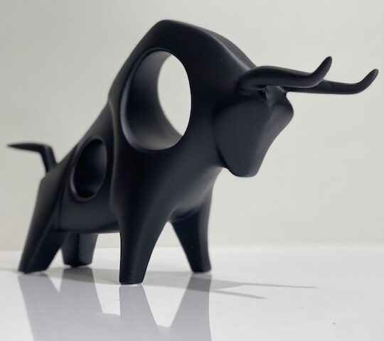Figurine 4 - Bull 1 - Black