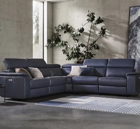 Seattle - Large sectional power recliner