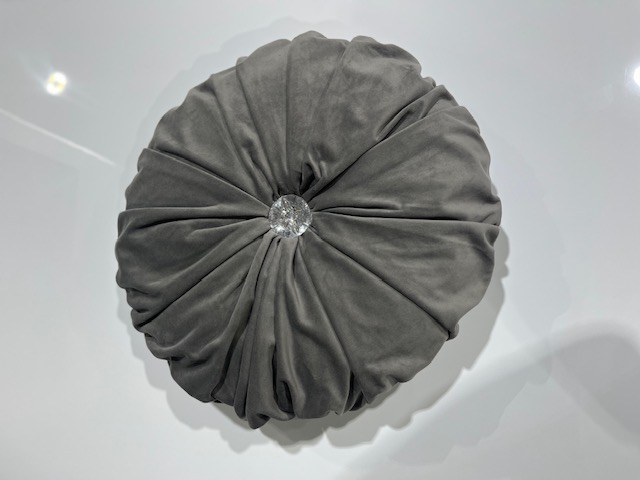 Cushion - Round Velvet stock Grey & crystal