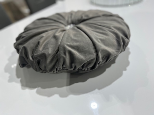 Cushion - Round Velvet stock black & crystal - Image 4