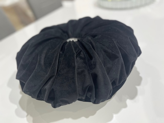 Cushion - Round Velvet stock black & crystal - Image 2
