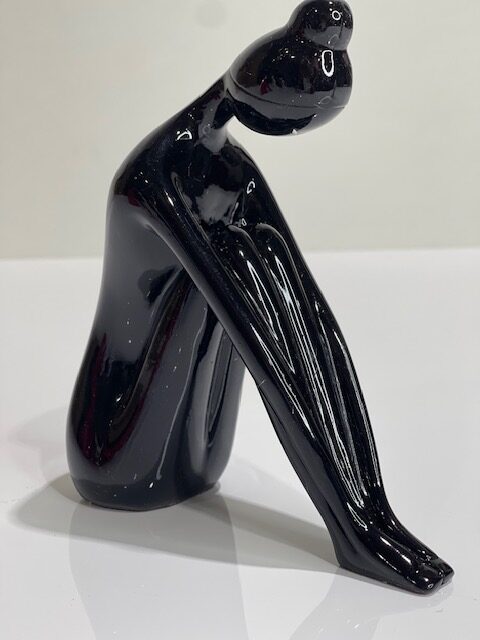 Figurine 1 - Black