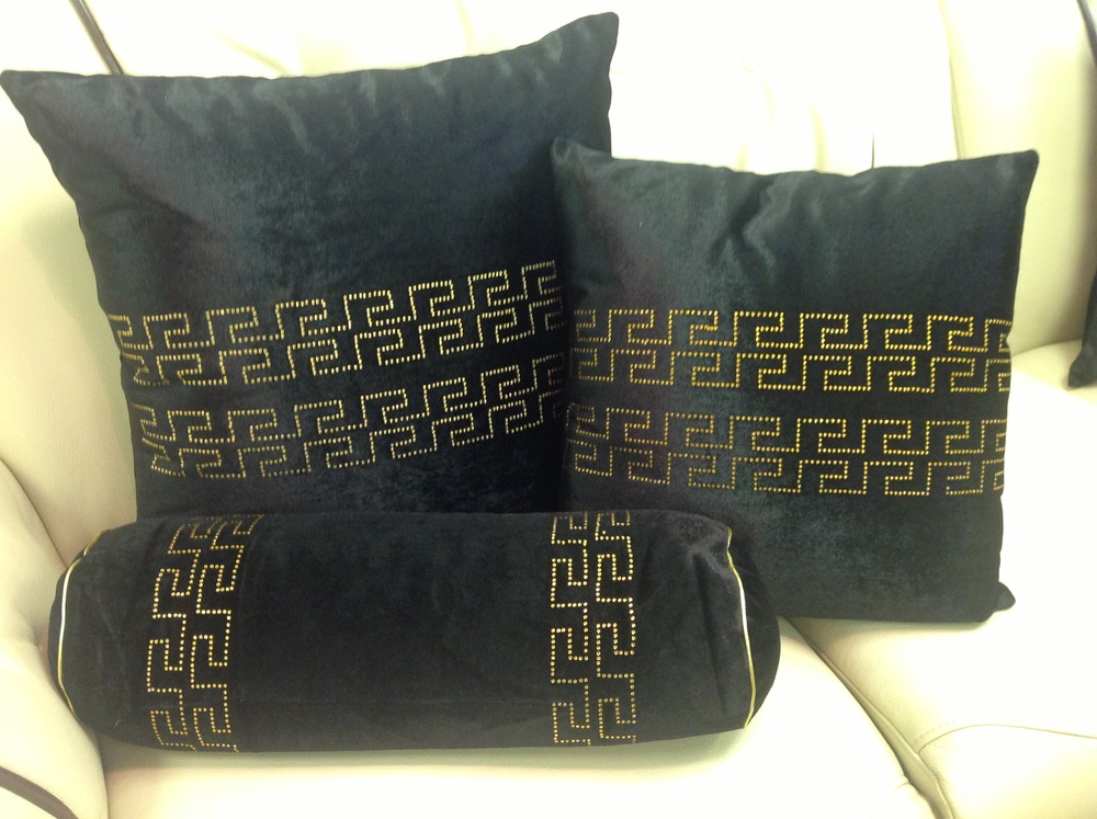 Cushion - Velvet stock 5 Black & Gold crystal (Copy)